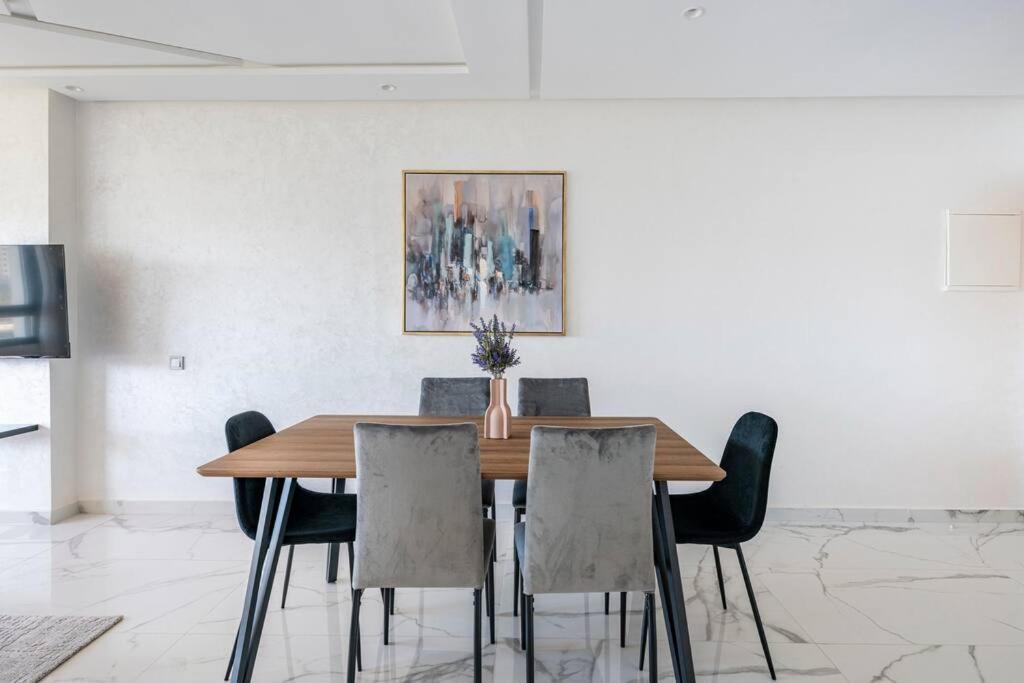 Superb & Sunny 2Br & 2Ba Apt. W/ Seaview, Malabata Tanger Buitenkant foto