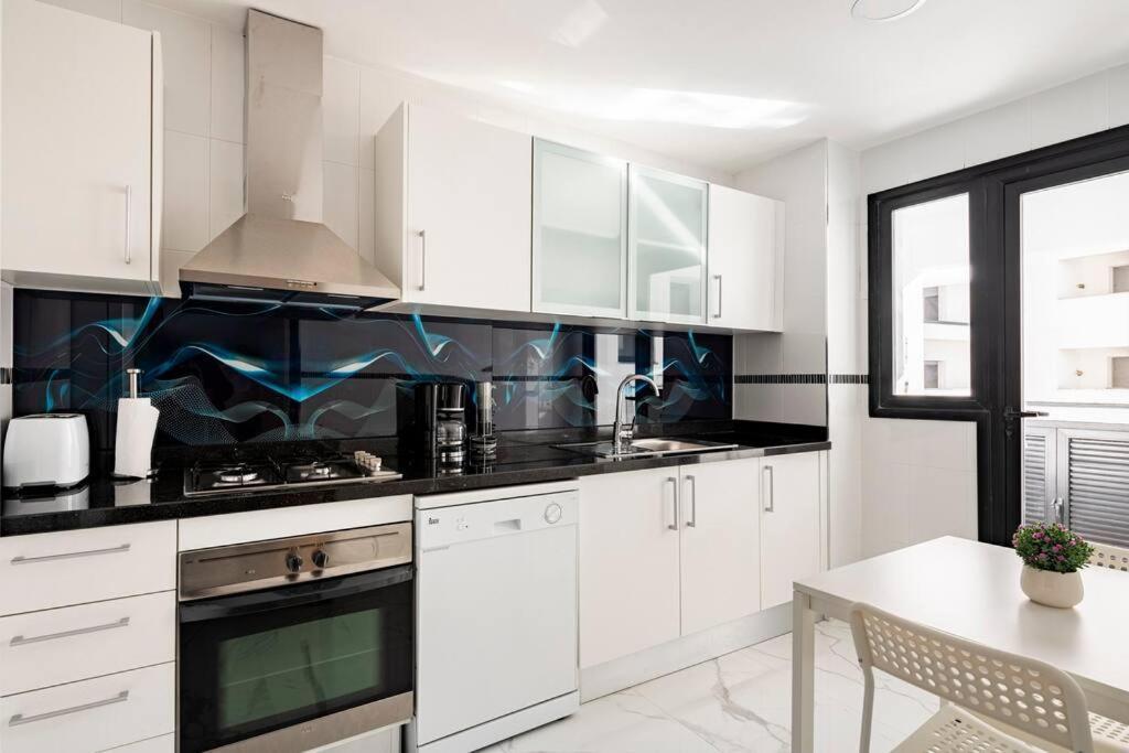Superb & Sunny 2Br & 2Ba Apt. W/ Seaview, Malabata Tanger Buitenkant foto