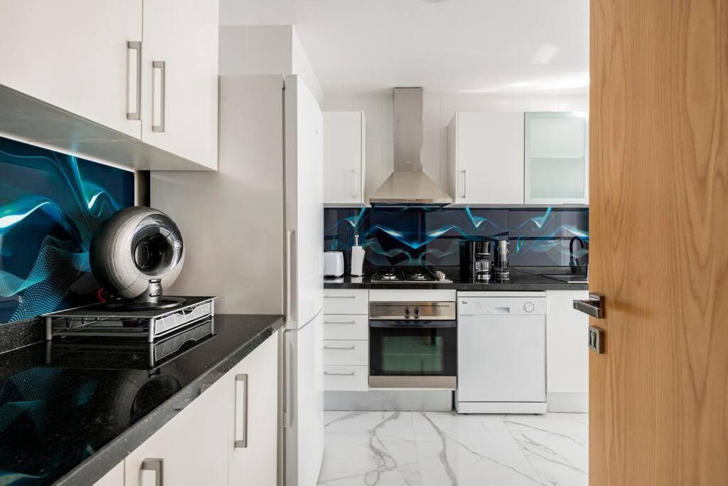 Superb & Sunny 2Br & 2Ba Apt. W/ Seaview, Malabata Tanger Buitenkant foto